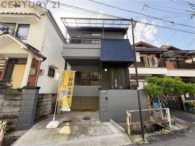 Renovated 3LDK House for Sale Near Mukogawa Station in Nishinomiya - Thumbnail 2