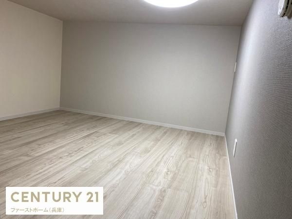 Modern 3LDK House for Sale in Tatsuno City, Hyogo - Thumbnail 4