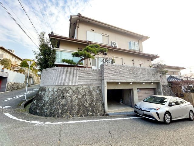 7SLDK Corner Lot House in Minoh, Osaka | 240 sqm, 2 Parking - Thumbnail 2