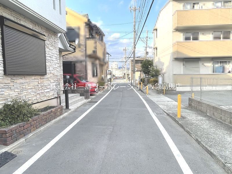 Renovated 3LDK House for Sale in Takatsuki, Osaka - Thumbnail 2
