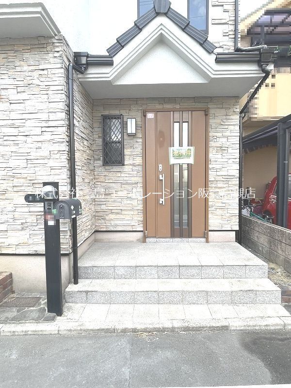 Renovated 3LDK House for Sale in Takatsuki, Osaka - Thumbnail 3