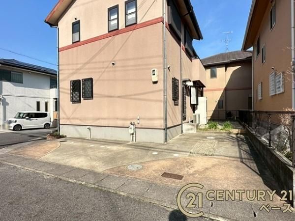 3LDK House for Sale in Kashiba, Nara - 108.47 sqm - Thumbnail 4