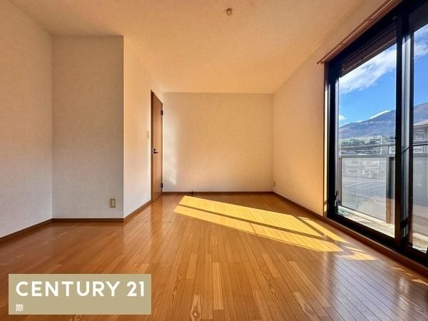 5SLDK House for Sale in Kinokawa, Wakayama – 120.83 sqm - Thumbnail 2