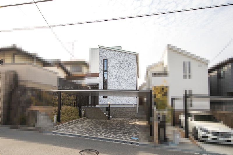 Modern 3LDK House for Sale in Toyonaka, Osaka - Image 1