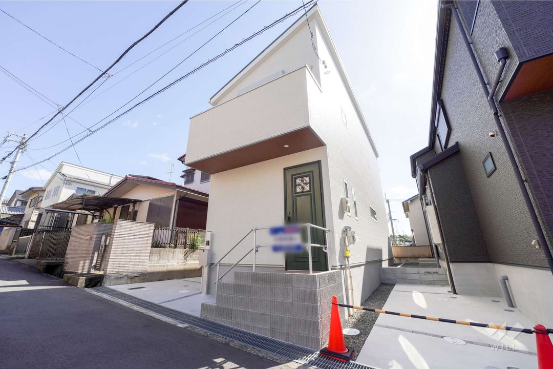 Modern 3LDK Detached House for Sale in Takatsuki, Osaka - Thumbnail 2