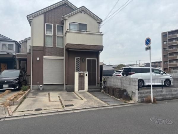 4LDK Detached House for Sale in Higashiosaka, Osaka - Thumbnail 2