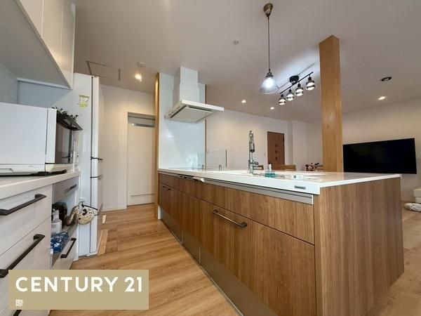 6SLDK Renovated House in Wakayama City with Garden and Parking - Thumbnail 3