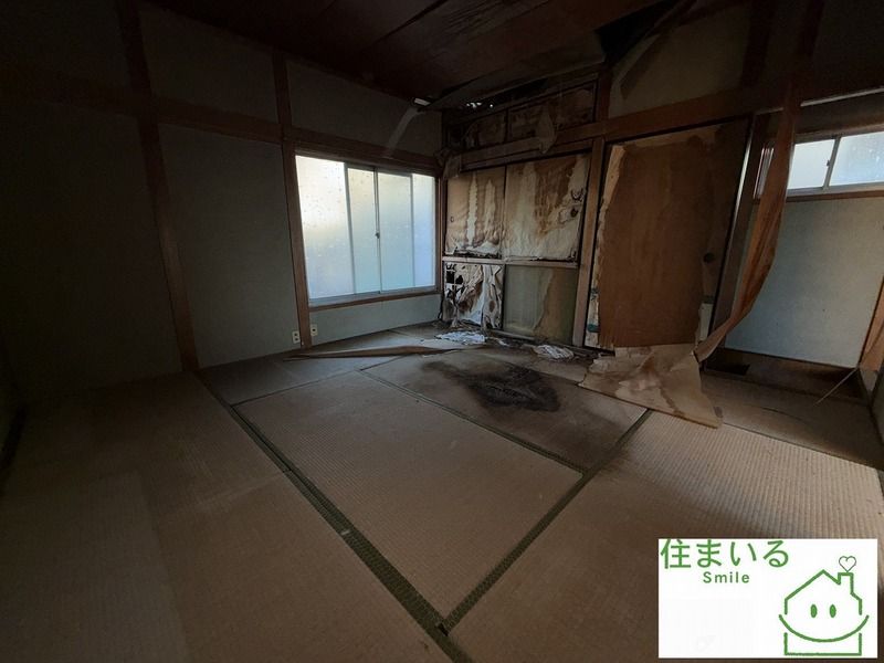 4DK Detached House for Sale in Daito City, Osaka - Thumbnail 2
