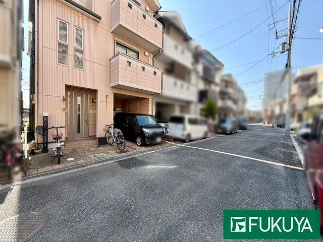 4LDK Detached House for Sale in Tsurumi Ward, Osaka - Thumbnail 2