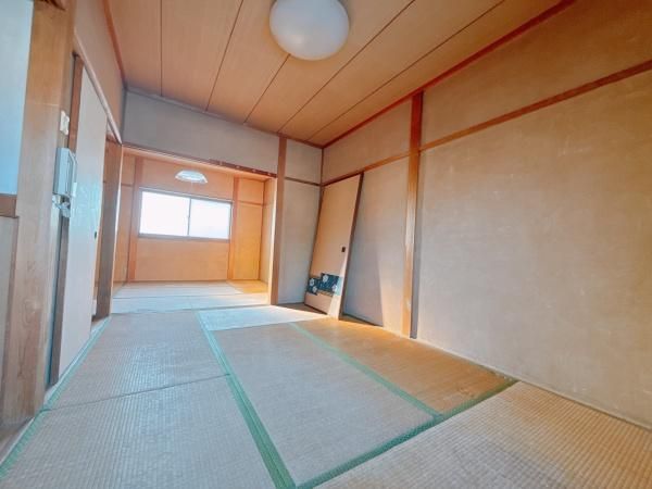 3-Story 3DK House with Mount Ikoma View in Higashiosaka - Thumbnail 2