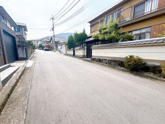 7DK Detached House for Sale in Ikoma, Nara | 84 Tsubo Land - Thumbnail 3