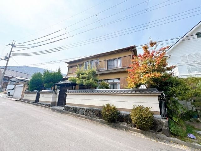 7DK Detached House for Sale in Ikoma, Nara | 84 Tsubo Land - Thumbnail 2