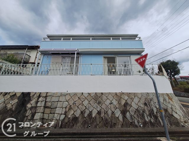 Stylish 5LDK Detached House in Kobe's Kita Ward - Thumbnail 4