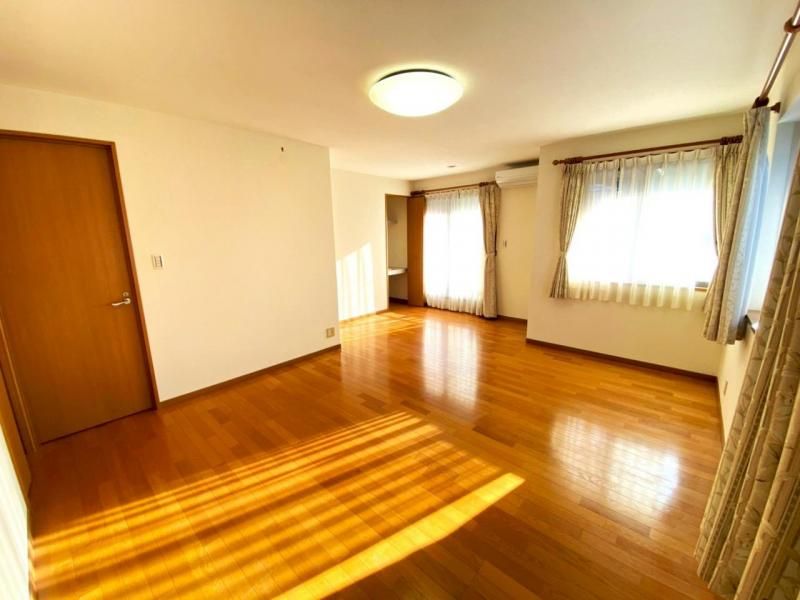 Spacious 4SLDK Lightweight Steel House in Hannan City, Osaka - Thumbnail 4