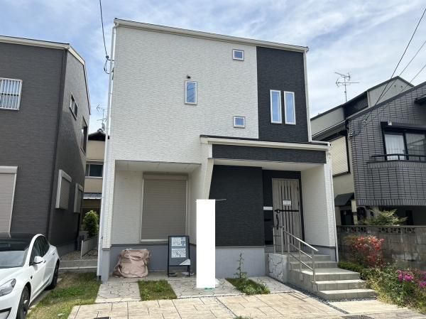 4LDK Modern House with Solar Power in Kyoto's Fushimi Ward - Thumbnail 3