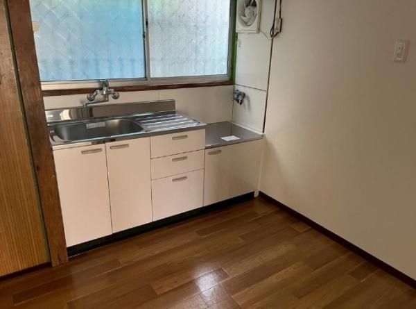 Renovated 3DK Wooden House Near Higashihanazono Station, Osaka - Thumbnail 2