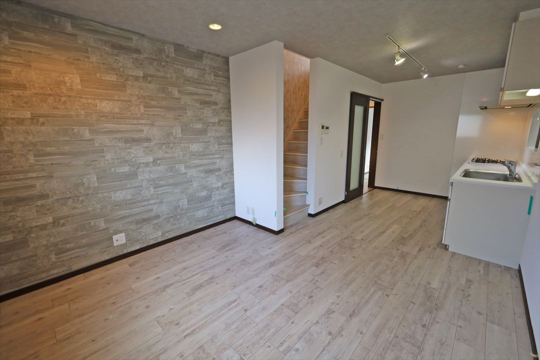 2011-Built 3LDK Detached House for Sale in Osaka Yodogawa Ward - Thumbnail 3