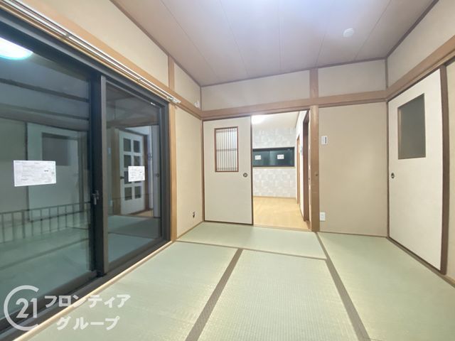 Renovated 3DK Detached House for Sale in Hirakata, Osaka - Thumbnail 4