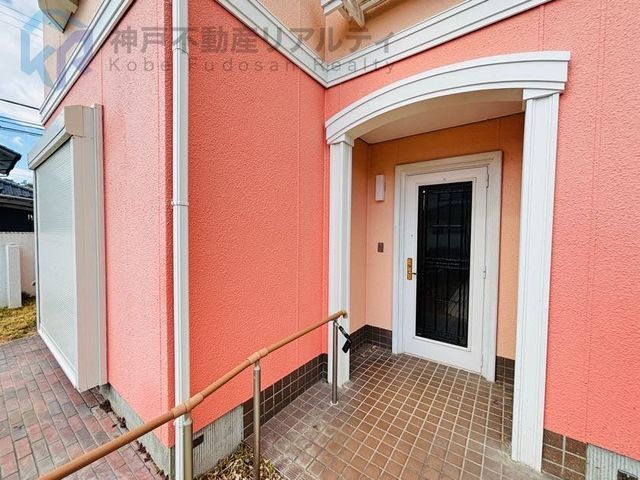 Spacious 4SLDK House in Quiet Kobe Residential Area - Thumbnail 3