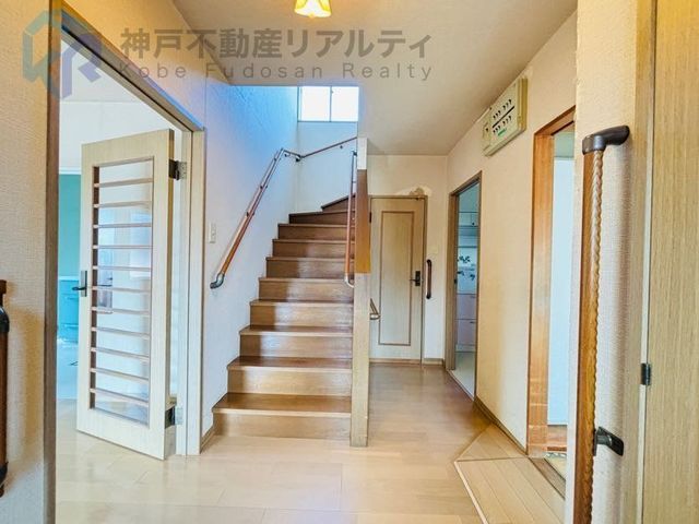 Spacious 4SLDK House in Quiet Kobe Residential Area - Thumbnail 4