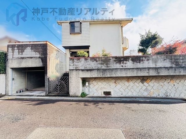 4LDK House with 280sqm Garden in Kobe's Hoshidaidai | 2180万 Yen - Thumbnail 2