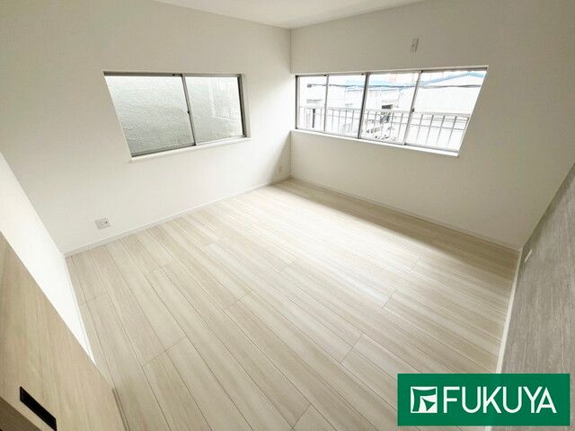 Renovated 2LDK House with Garage in Kadoma, Osaka - Thumbnail 2