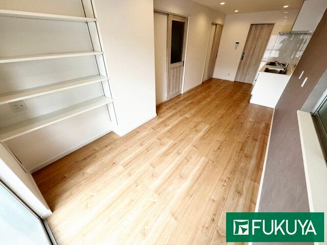Renovated 2LDK House with Garage in Kadoma, Osaka - Thumbnail 3