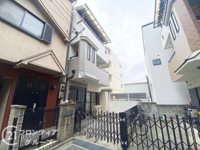 6DK Steel-Framed House for Sale in Higashiosaka, Osaka - Thumbnail 2