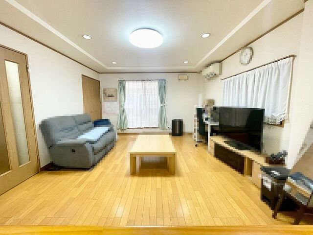 4LDK Steel-Frame House for Sale in Kadoma City, Osaka - Thumbnail 3