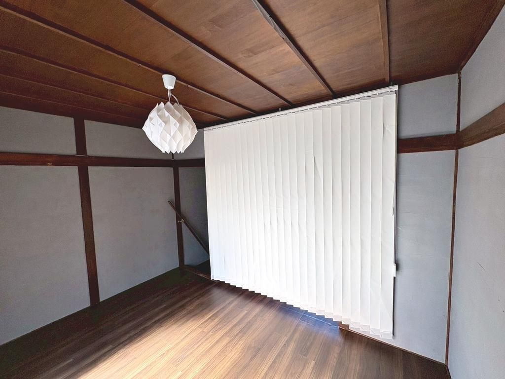 Renovated 2LDK Terrace House for Sale near Kitahanada Station, Sakai - Thumbnail 3