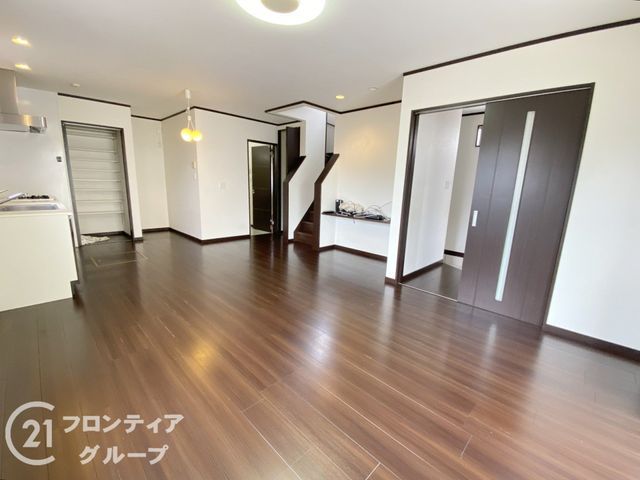 Modern 1SLDK Detached House for Sale in Sakai, Osaka - Thumbnail 2