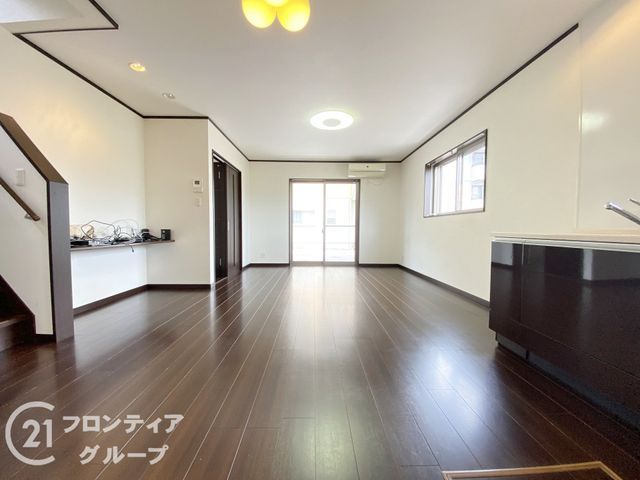 Modern 1SLDK Detached House for Sale in Sakai, Osaka - Thumbnail 3