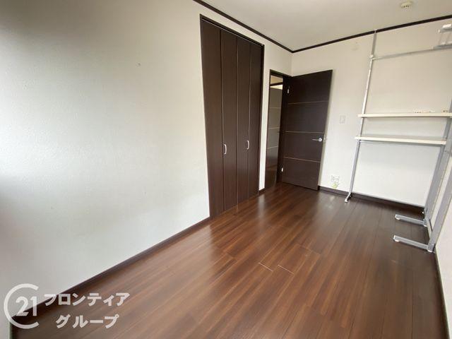 Modern 1SLDK Detached House for Sale in Sakai, Osaka - Thumbnail 4