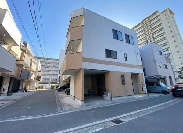 4LDK Modern House for Sale Near Kitakagaya Station, Osaka - Thumbnail 2