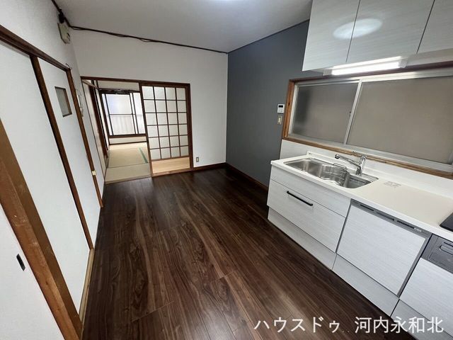 Renovated 4DK House Near Shinishikiri Station, Higashiosaka - Thumbnail 2