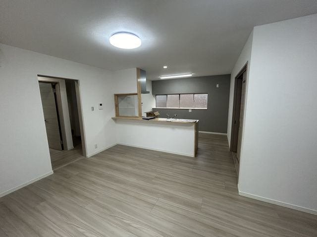 6LDK 205sqm Renovated House in Tsuruga, Fukui with Parking - Thumbnail 2