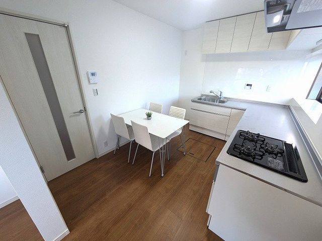 Renovated 3LDK House Near Tomio Station in Nara - Thumbnail 4