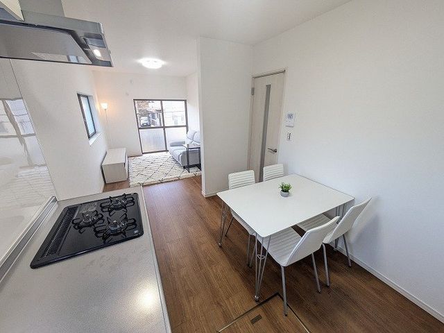 Renovated 3LDK House Near Tomio Station in Nara - Thumbnail 2