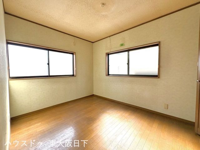3-Story 5LDK Detached House for Sale in Higashiosaka, Osaka - Thumbnail 2