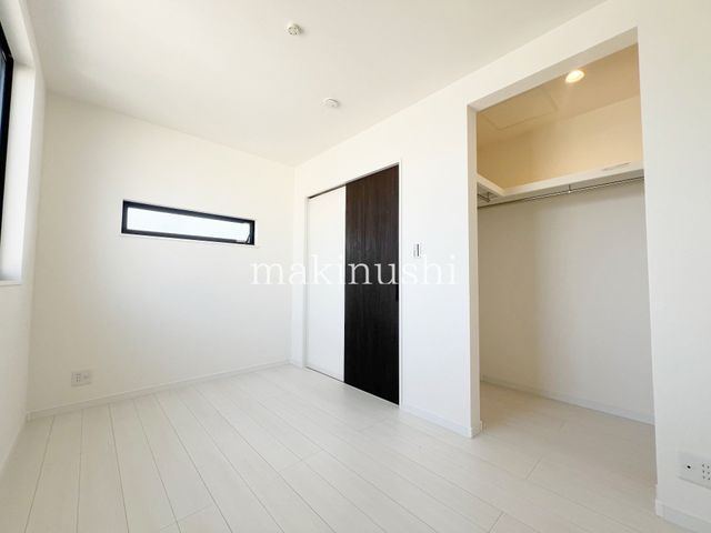 Modern 2022-Built House in Matsubara, Osaka | 2SLDK - Thumbnail 2