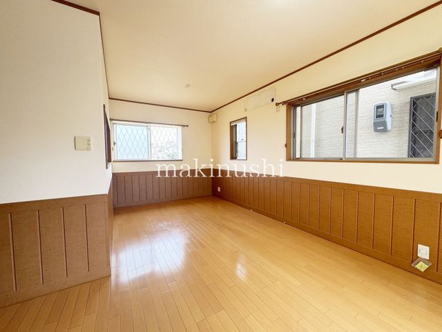 4LDK Detached House for Sale in Osaka Sayama, Osaka - Thumbnail 3