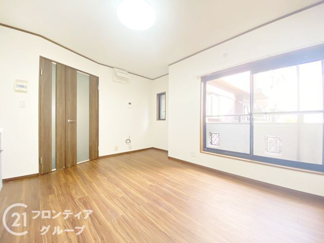 Modern 3-Story All-Electric House for Sale in Hirakata, Osaka - Thumbnail 3