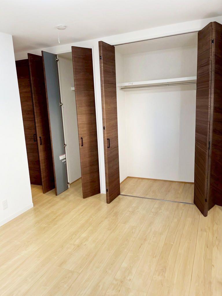 Modern 3LDK House for Sale in Higashisumiyoshi, Osaka - Thumbnail 2