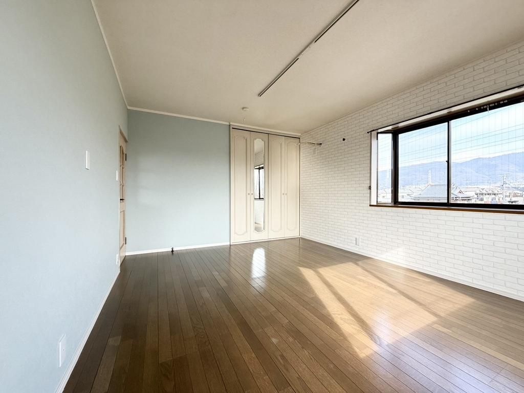 7LDK Steel-Frame House for Sale in Higashiosaka, Osaka - Thumbnail 2