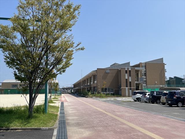 Renovated 3LDK House with Seismic Damping near Tomari Station, Yokkaichi - Thumbnail 3