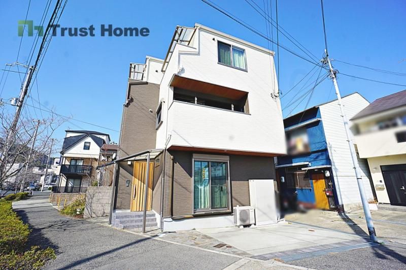 Modern 4SLDK All-Electric House in Kobe Nagata | 2017 Build - Image 1