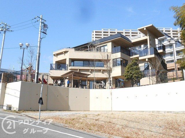 4LDK House with Rooftop Terrace in Kobe Suma Ward - Thumbnail 2