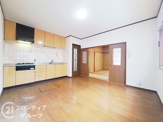 5DK Detached House for Sale in Higashiosaka, Osaka - Thumbnail 2