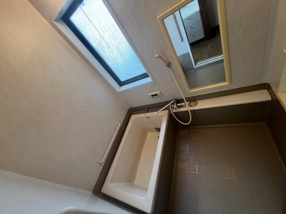 5LDK Sekisui House in Hirakata, Osaka | 162.9 sqm on 192 sqm Land - Thumbnail 2