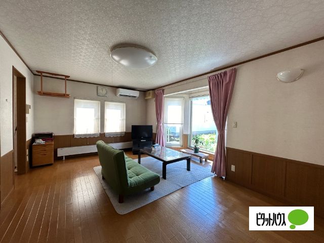 6LDK Wooden House for Sale in Sunagawa, Hokkaido - Thumbnail 4